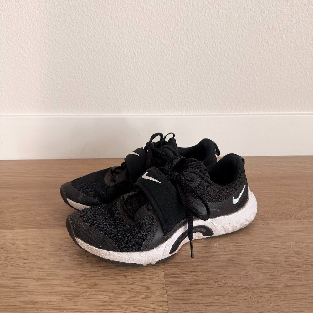 Nike Women's Renew In-Season TR 12 Training Shoe